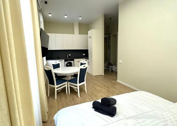 Апартаменты Doroshenka Street 19-3